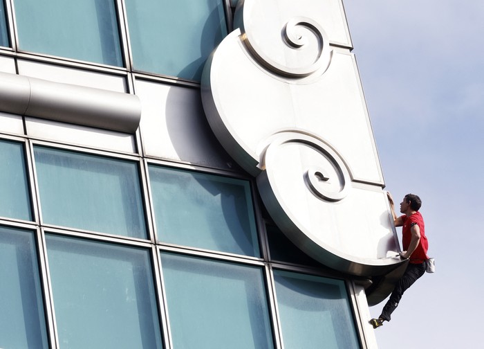 Alex Honnold Panjat Tebing Tanpa Tali, Gunung-Gedung Sudah