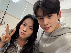 Aktris KPop Demon Hunters Tuai Kritik Tulis Dukungan untuk Cha Eun Woo