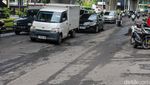 Aspal Mengelupas, Jalan Boulevard Raya Kelapa Gading Bikin Waswas
