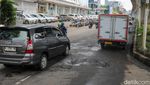 Aspal Mengelupas, Jalan Boulevard Raya Kelapa Gading Bikin Waswas