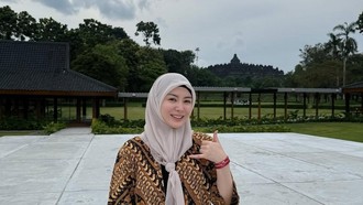 Foto Liburan Ayana Moon di Yogyakarta, Makin Cantik Memakai Batik