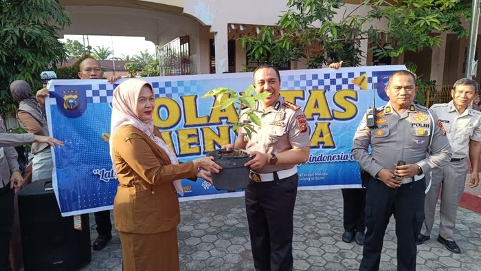 Polantas di Riau Masuk SD, Edukasi Green Policing dan Aman Berlalu Lintas