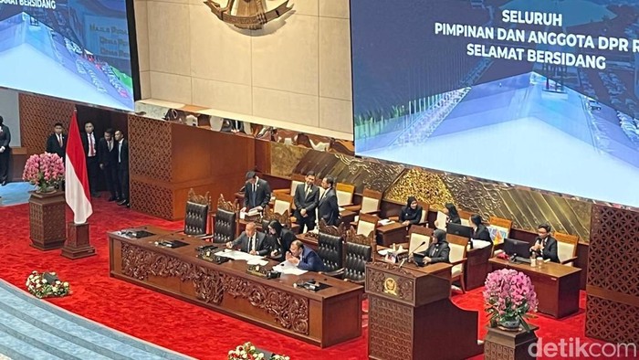 Paripurna DPR Setujui 9 Anggota Ombudsman Periode 2026-2031