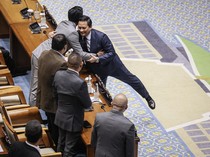 Bingkai Sepekan: Thomas Djiwandono Terpilih jadi Deputi Gubernur BI Baru-Menkeu Purbaya Rombak Bea Cukai