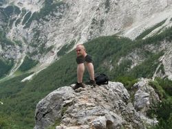 Niat Foto Panorama Epik, Hasilnya Absurd dan Bikin Ngakak