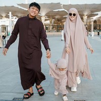 Pangling! Gaya Bella Bonita Pakai Khimar Saat Umrah Bareng Denny Caknan