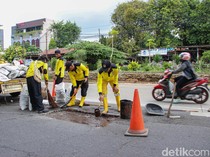 Laporkan Jalanan Rusak ke Sini