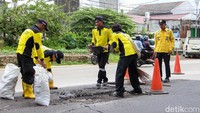 Kenapa Musim Hujan Banyak Jalan Rusak-Berlubang?