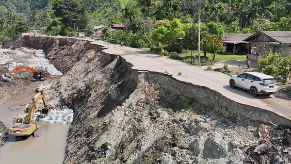 Jalan Rusak Pascabencana di Aceh Tenggara Mulai Diperbaiki