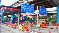 Pengelola tol memberlakukan diskon tarif hingga 20 persen pada jam-jam tertentu sebagai upaya meringankan biaya perjalanan sekaligus meningkatkan kelancaran arus lalu lintas.