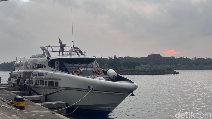 Cuaca buruk, Kapal cepat Banyuwangi-Denpasar Off Sepekan