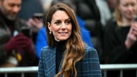 Foto: Debut Fashion Kate Middleton, Kenakan Busana Rancangan Sendiri