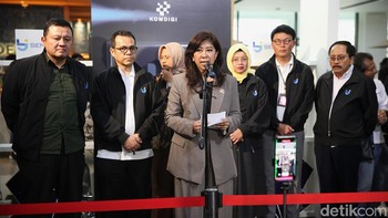 Meutya Hafid menyampaikan bahwa penerapan sistem biometrik bertujuan untuk mencegah penyalahgunaan nomor seluler, seperti penipuan digital, spam, dan kejahatan siber lainnya. Dengan sistem verifikasi berbasis wajah, pemerintah berharap data pengguna lebih akurat dan terlindungi.