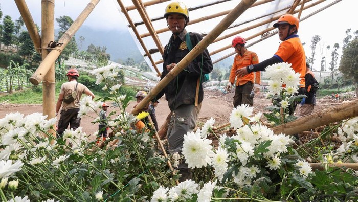 Kondisi Terkini Longsor di Cisarua Bandung Barat