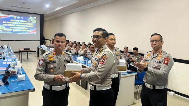 Korlantas Polri terus memperkuat penegakan hukum lalu lintas berbasis teknologi dengan mulai mengoperasionalkan ETLE Mobile Handheld di Sumatera Selatan. (Dok istimewa).