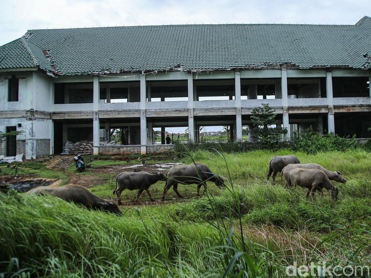 Mangkrak Lebih dari 10 Tahun, Islamic Center Bekasi Terbengkalai