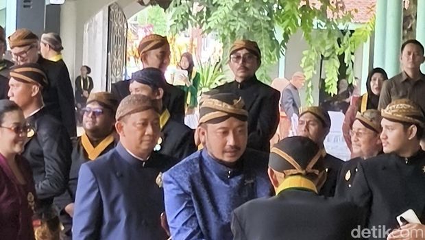 Paku Buwono XIV Mangkubumi saat menghadiri Tingalan Jumenengan ke-4 Mangkunegara X di Puro Mangkunegaran, Selasa (27/1/2026).