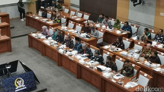 3,9 Juta Orang Tak Lagi Terima Bansos, Ada ASN-Pemain Judol!