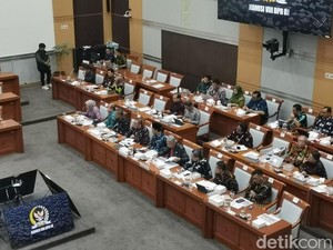 3,9 Juta Orang Tak Lagi Terima Bansos, Ada ASN-Pemain Judol!