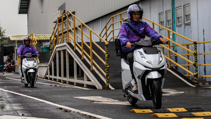 Motor Listrik Disiapkan untuk Distribusi Logistik Ramah Lingkungan