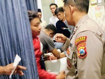 Kepala Sekolah di Situbondo Dibacok Kenalannya Saat Pulang dari Sekolah