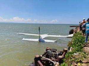 5 Fakta Pesawat Smart Air Ditumpangi Kabandara Kaimana Jatuh di Pantai Nabire