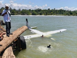 Pesawat Smart Air Jatuh di Pantai Nabire Alami Gangguan Mesin