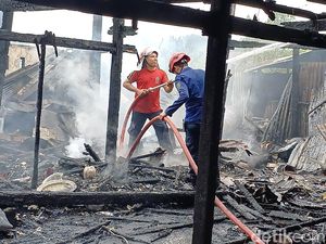 Kebakaran Dekat Kantor Damkar Pangkep, 1 Rumah Ludes