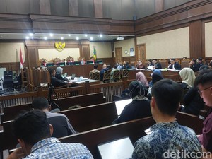 Saksi Ngaku Diminta Setor Duit hingga Bayarin Iuran Terdakwa Kasus Chromebook