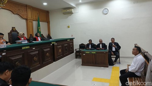 Sidang kasus pelanggaran Undang-Undang ITE terhadap oknum wartawa  yang dilakukan di Pengadilan Negeri (PN) Negara, Selasa (27/1/2026). (27/1/2026).