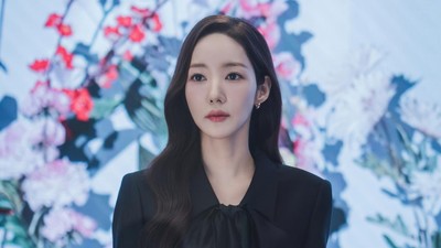 Wajah Serius Wi Ha Jun dan Park Min Young di Sirens Kiss