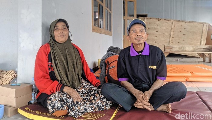 Sosok Ade Tata di posko pengungsian Cisarua