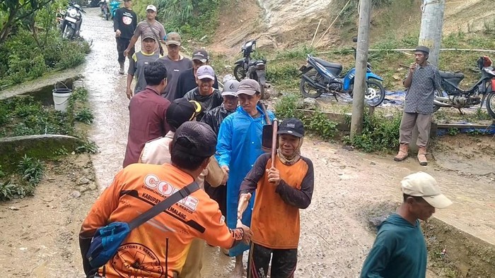 Hari Ketiga Pencarian Korban Longsor Watukumpul Pemalang Terkendala Cuaca