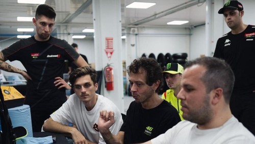 Valentino Rossi, saat mengunjungi Pertamina Mandalika International Circuit atau Sirkuit Mandalika, Lombok Tengah, NTB, Selasa (27/1/2026).