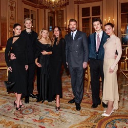 Victoria Raih Gelar Ksatria di Paris di Tengah Badai dengan Brooklyn Beckham