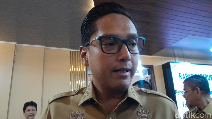 Walkot Rico Sebut Sanksi Nonjob Eks Camat Medan Maimun Bisa Lebih dari 12 Bulan