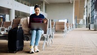 Tips dan Trik Tetap Produktif-Minim Stres Saat Penerbangan Delay