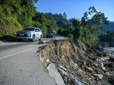 Akses Gayo Lues Kembali Terbuka Meski Jalan Lintas Masih Amblas