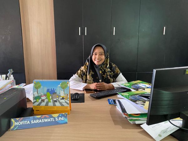 Bagian Administrasi SD Muh Sapen, Nofita Saraswati, S Pd Bagian Administrasi SD Muh Sapen, Nofita Saraswati, S Pd