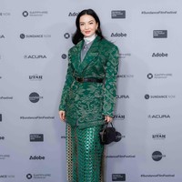 Pesona Raline Shah Berbalut Sapto Djojokartiko di Sundance Film Festival 2026