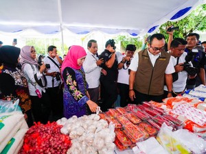 Jelang Ramadan, Khofifah Gelar Pasar Murah Tekan Harga-Kendalikan Inflasi