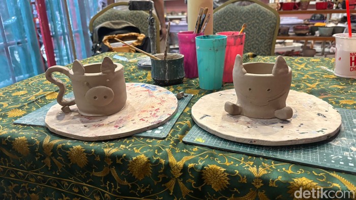 Mencoba Serunya Membuat Gelas Keramik Sendiri di Pottery Class