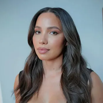 Inspirasi Warna Rambut Dark Brown