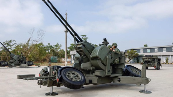 Jelang Imlek, Militer Taiwan Uji Kesiapsiagaan