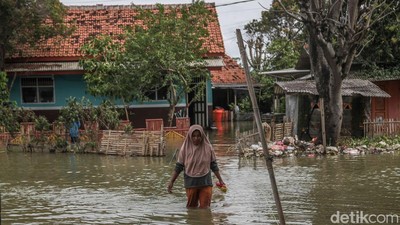 Kali Meluap, Dua Desa di Bekasi Terendam Banjir Berhari-hari