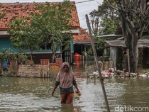 Kali Meluap, Dua Desa di Bekasi Terendam Banjir Berhari-hari