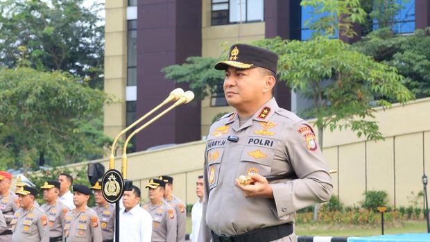 Kapolda Riau Irjen Pol Herry Heryawan melepas 250 personel untuk membangun Jembatan Merah Putih Presisi Kapolda Riau Irjen Pol Herry Heryawan melepas 250 personel untuk membangun Jembatan Merah Putih Presisi