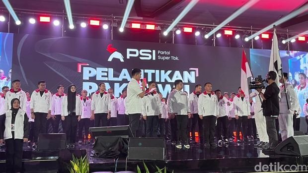 Ketua Umum PSI Kaesang Pangarep melantik pengurus DPW-DPD se-Sulsel.