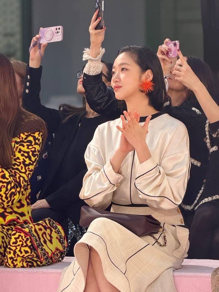 Kim Go Eun menghadiri event Chanel di Paris.