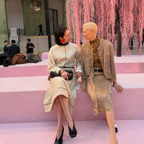 Kim Go Eun menghadiri event Chanel di Paris.